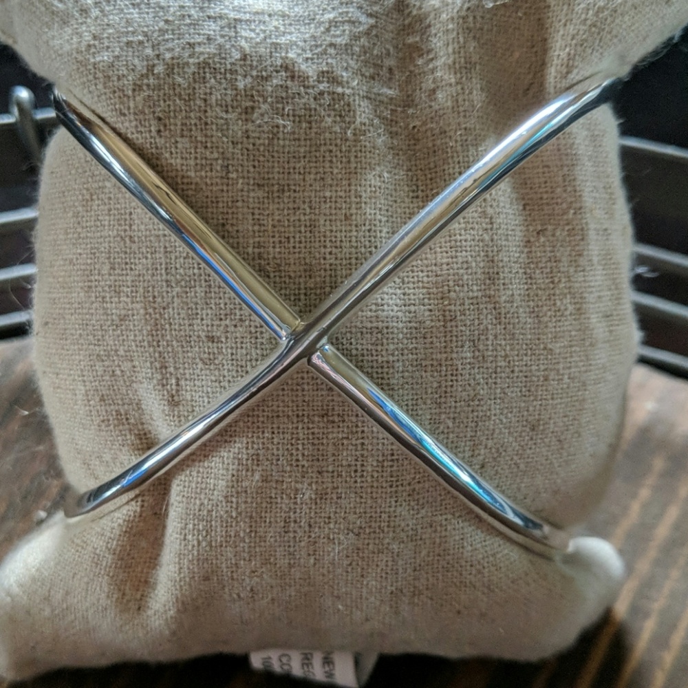 Sculpted X Cuff Stella and Dot